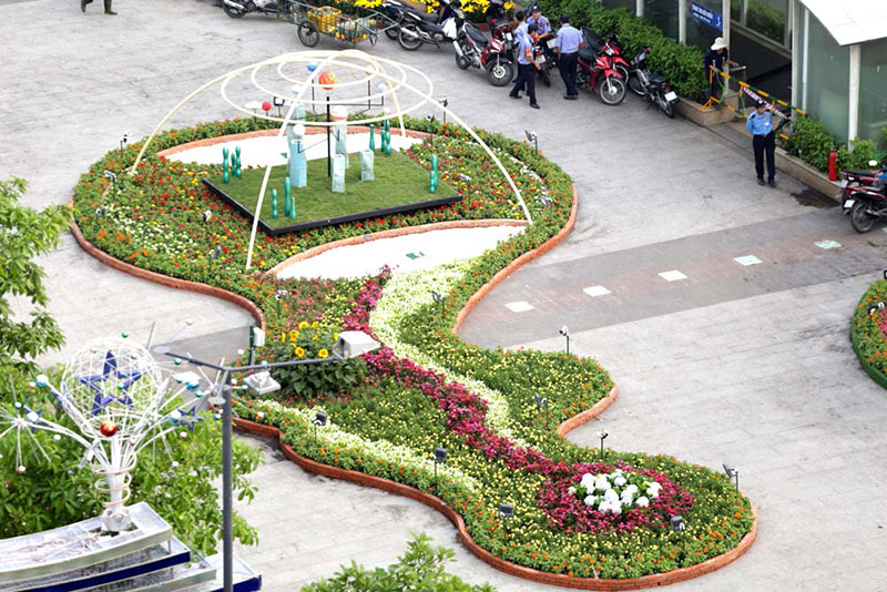 Ngắm đường hoa Tết Mậu Tuất trước giờ G Ngắm đường hoa Tết Mậu Tuất trước giờ G